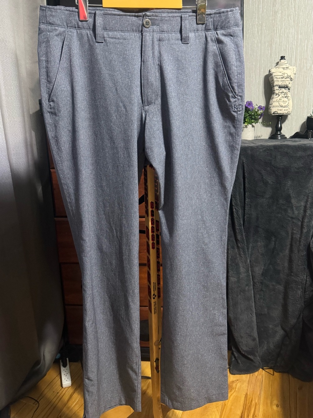 Under Armour Men's Gray Heathered Performance Golf Pants / Casual Trousers